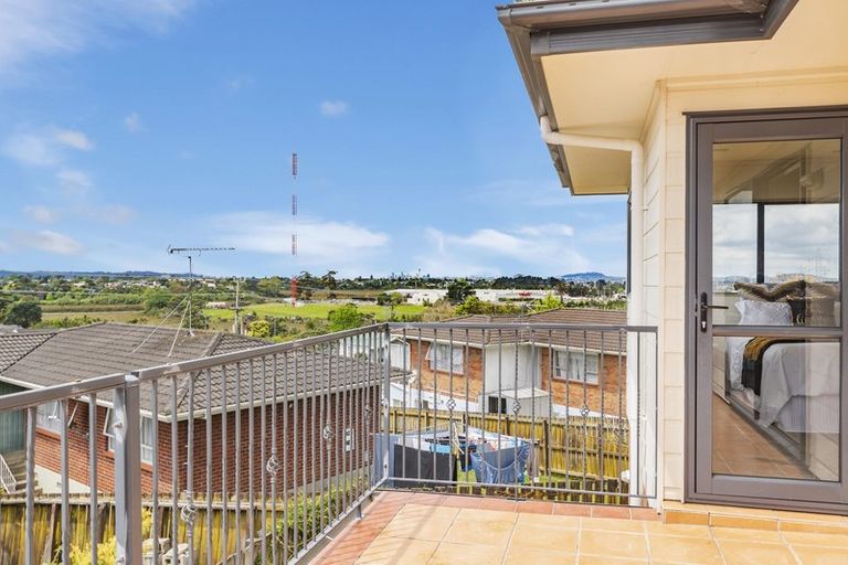 Photo of property in 14b Waimumu Road, Massey, Auckland, 0614