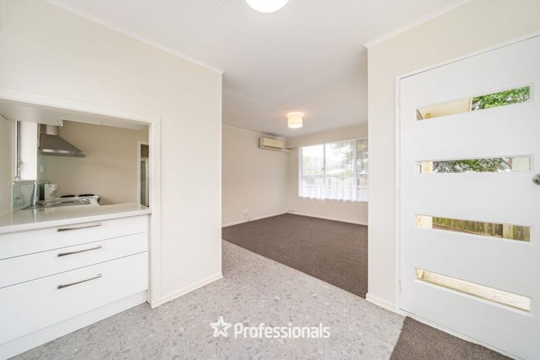 Photo of property in 15b Pencarrow Crescent, Wainuiomata, Lower Hutt, 5014