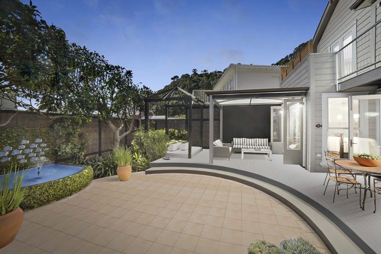 Photo of property in 84 Muritai Road, Eastbourne, Lower Hutt, 5013