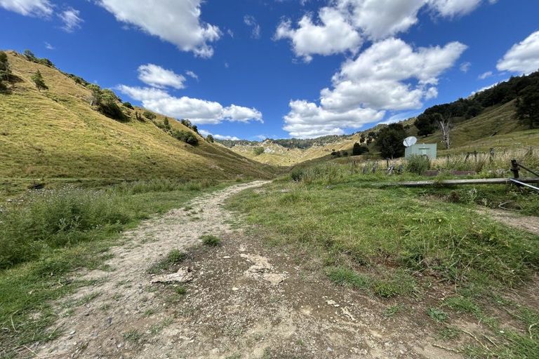 Photo of property in 10 Vera Road, Te Atatu South, Auckland, 0610