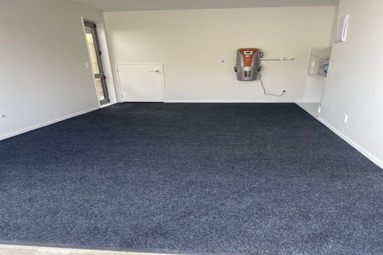 Photo of property in 49a Prince Regent Drive, Half Moon Bay, Auckland, 2012