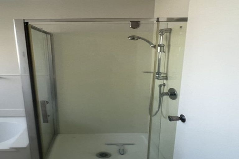 Photo of property in 26 Waimumu Road, Massey, Auckland, 0614