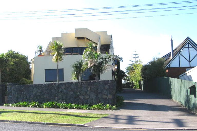 Photo of property in 1/63 Killarney Avenue, Torbay, Auckland, 0630