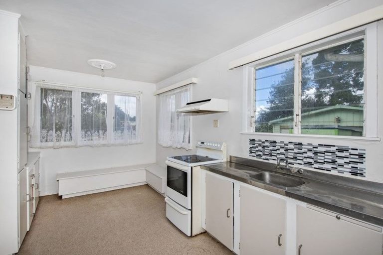 Photo of property in 15 Taraire Crescent, Otangarei, Whangarei, 0112