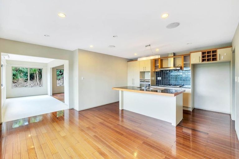 Photo of property in 17d Balmain Road, Birkenhead, Auckland, 0626
