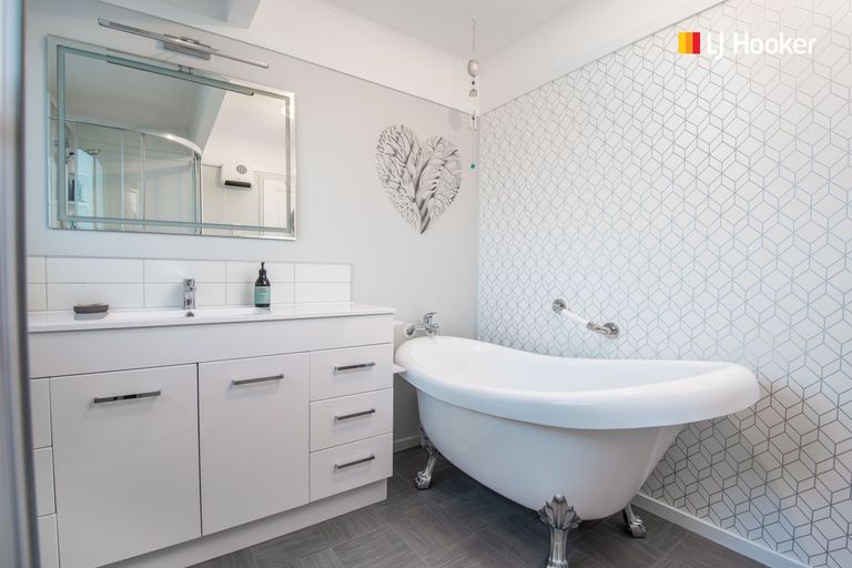 Photo of property in 2 Oak Place, Mosgiel, 9024