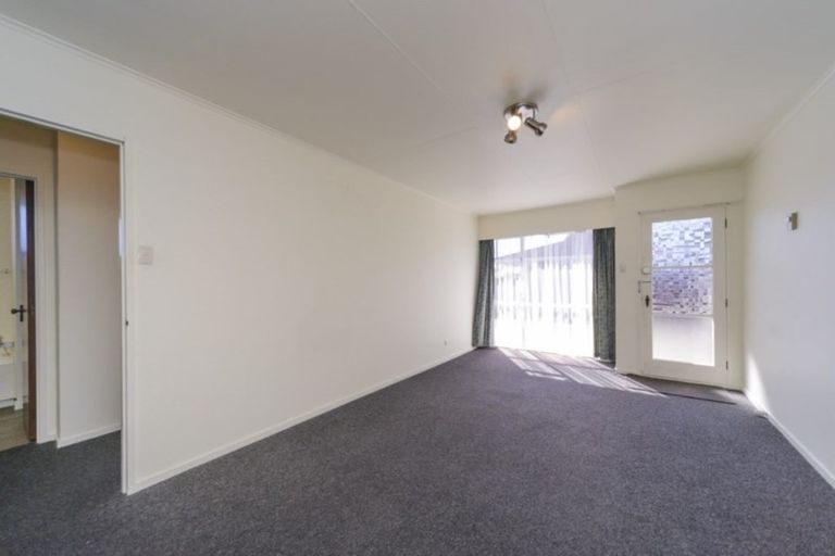 Photo of property in 70a Featherston Street, Takaro, Palmerston North, 4412
