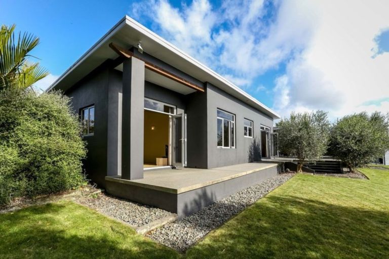 Photo of property in 55b Shelter Grove, Frankleigh Park, New Plymouth, 4310