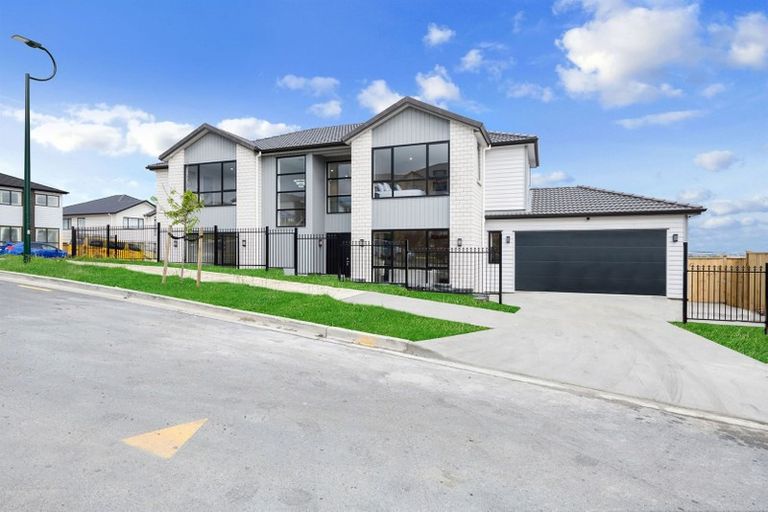 Photo of property in 82 Tir Conaill Avenue, Flat Bush, Auckland, 2019