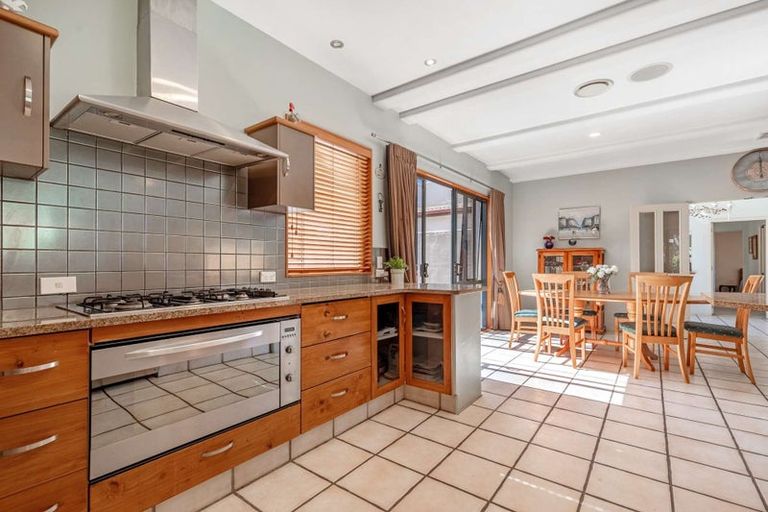 Photo of property in 8 Piha Close, Papamoa Beach, Papamoa, 3118