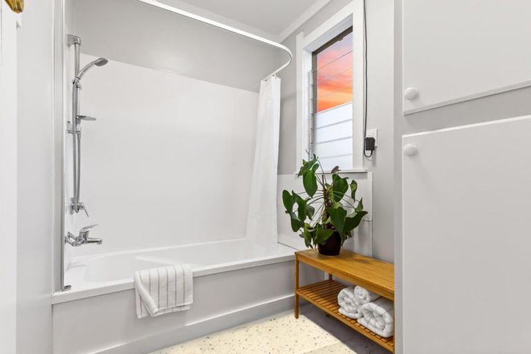 Photo of property in 2a Gardner Avenue, New Lynn, Auckland, 0600