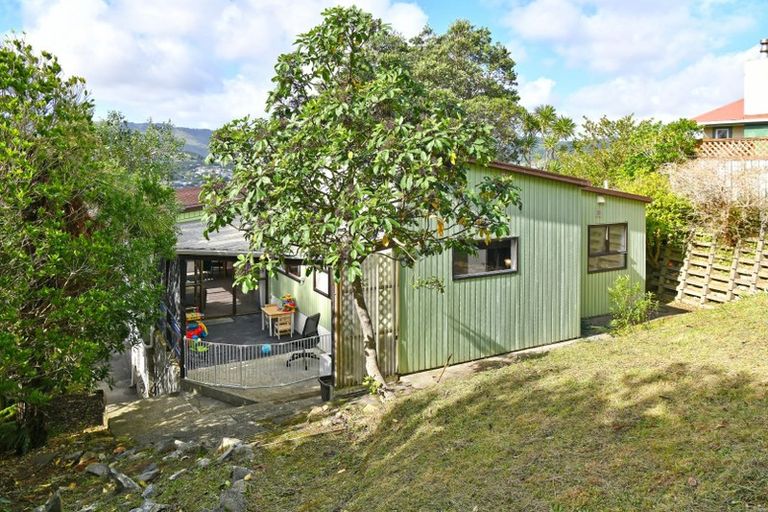 Photo of property in 43 Franklyn Road, Tawa, Wellington, 5028