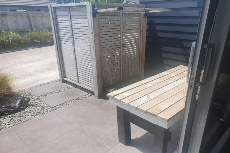 Photo of property in 17a Heta Road, Highlands Park, New Plymouth, 4312