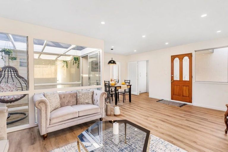 Photo of property in 1/8 Wilbur Place, Pakuranga Heights, Auckland, 2010