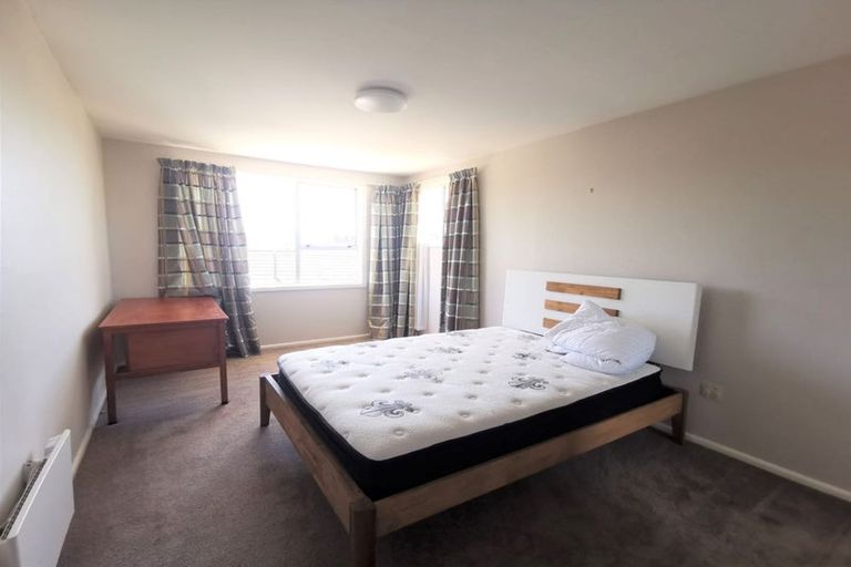 Photo of property in 35 Delaware Crescent, Russley, Christchurch, 8042