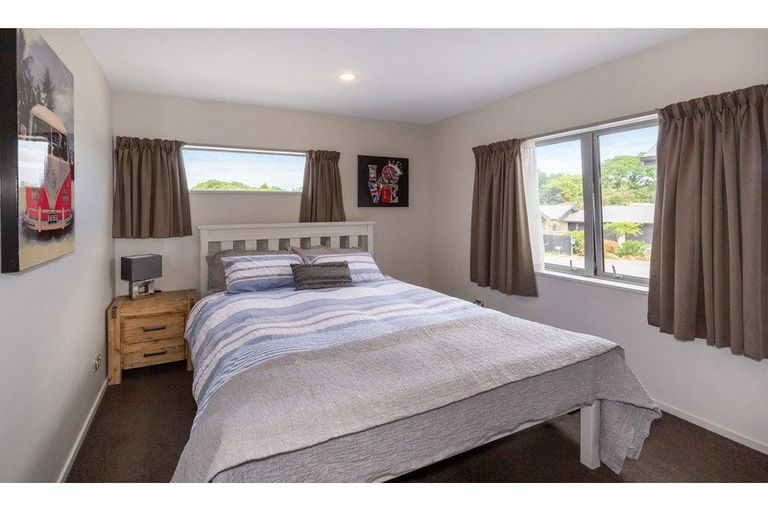 Photo of property in 8 Yew Tree Lane, Hillmorton, Christchurch, 8024