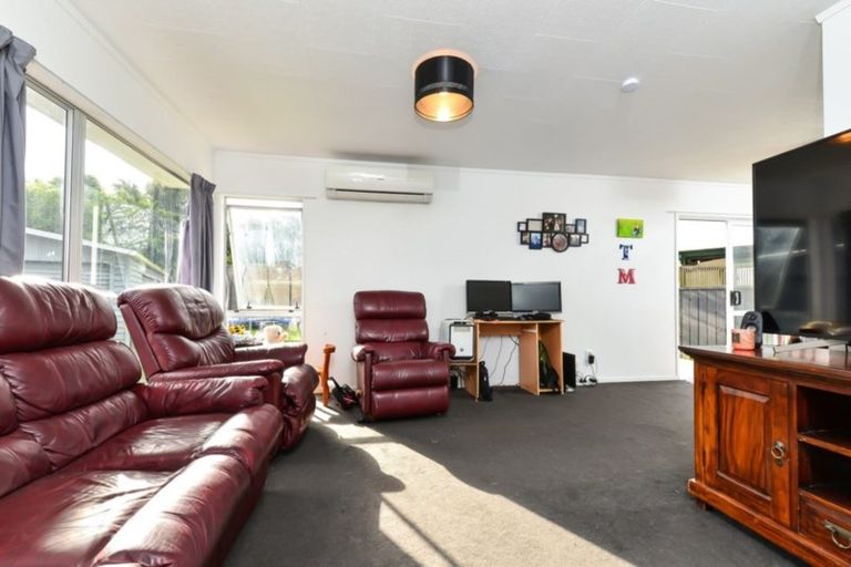 Photo of property in 35 Purcell Place, Melville, Hamilton, 3206