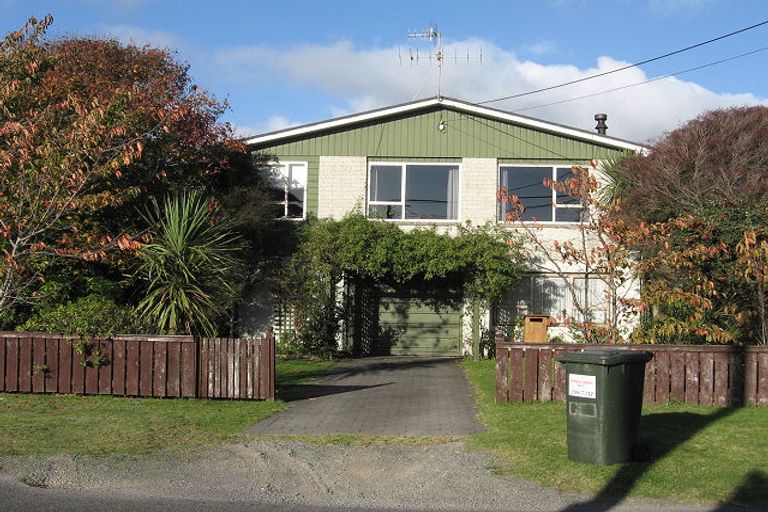 Photo of property in 19 Dale Road, Raumati South, Paraparaumu, 5032