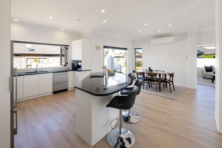 Photo of property in 2 Coleraine Drive, Rototuna, Hamilton, 3210