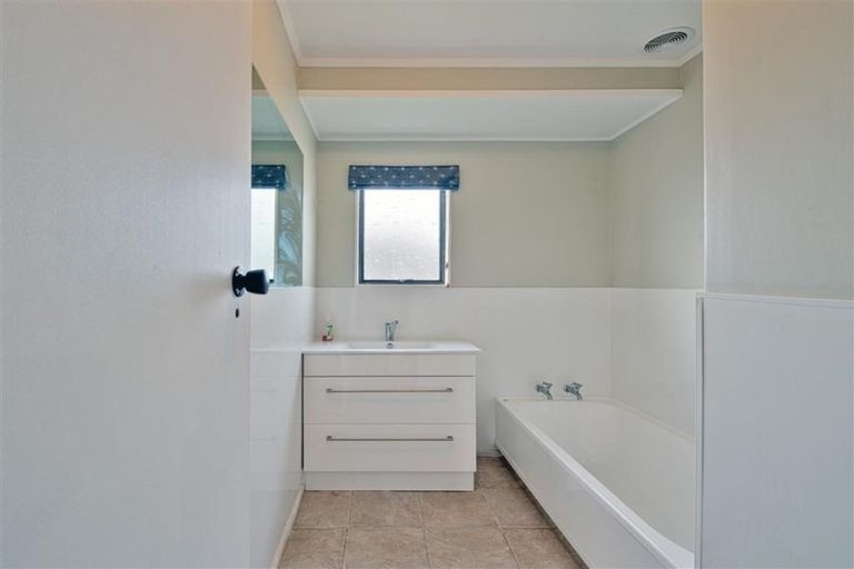 Photo of property in 10 Glamorgan Avenue, Tamatea, Napier, 4112