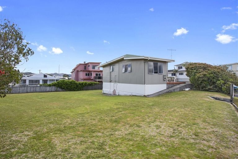 Photo of property in 203 Winifred Avenue, Whangamata, 3620