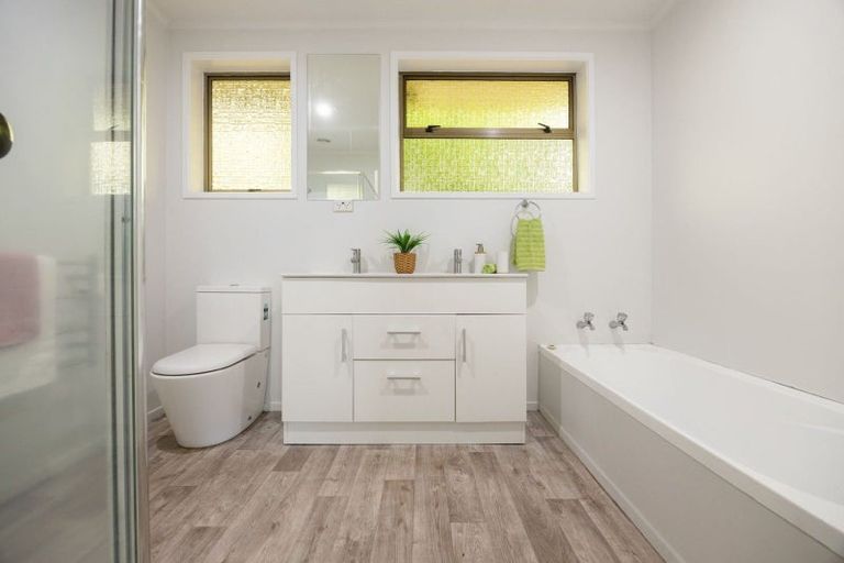 Photo of property in 952a Heaphy Terrace, Fairfield, Hamilton, 3214