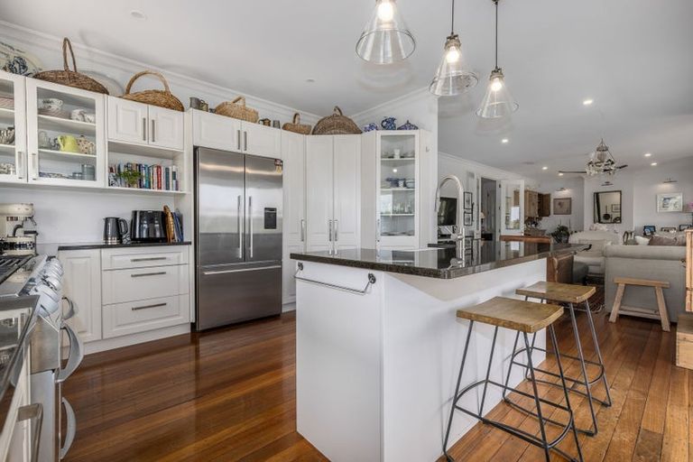 Photo of property in 68 Tarahunga Road, Levin, 5571