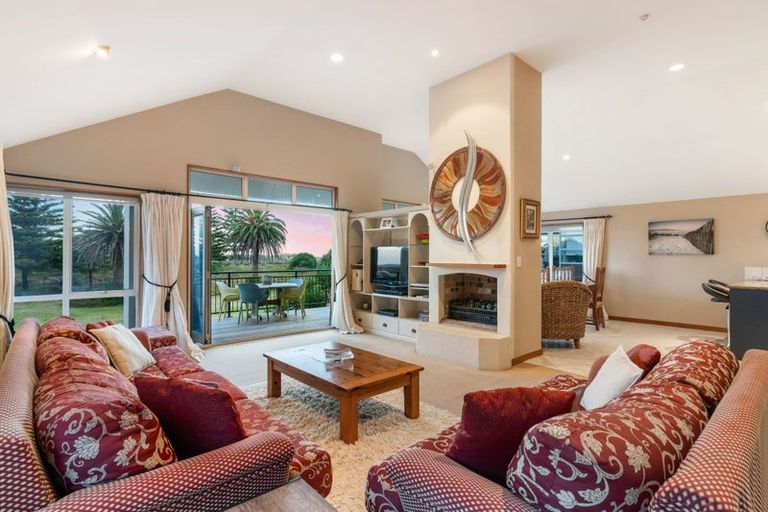 Photo of property in 1173 Papamoa Beach Road, Papamoa Beach, Papamoa, 3118