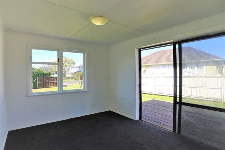 Photo of property in 88 Swaffield Road, Papatoetoe, Auckland, 2025