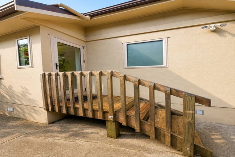 Photo of property in 15 Sirsi Terrace, Broadmeadows, Wellington, 6035