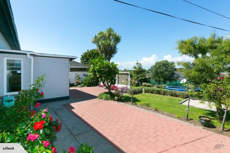 Photo of property in 23 Lismore Street, Strandon, New Plymouth, 4312