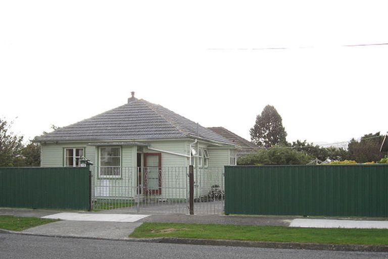 Photo of property in 1 Grierson Street, Naenae, Lower Hutt, 5011