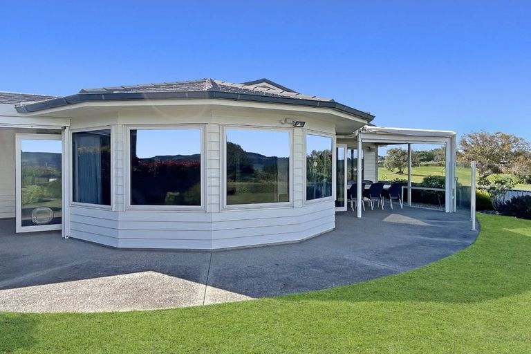 Photo of property in 5 Pukenamu Road, Rainbow Point, Taupo, 3330
