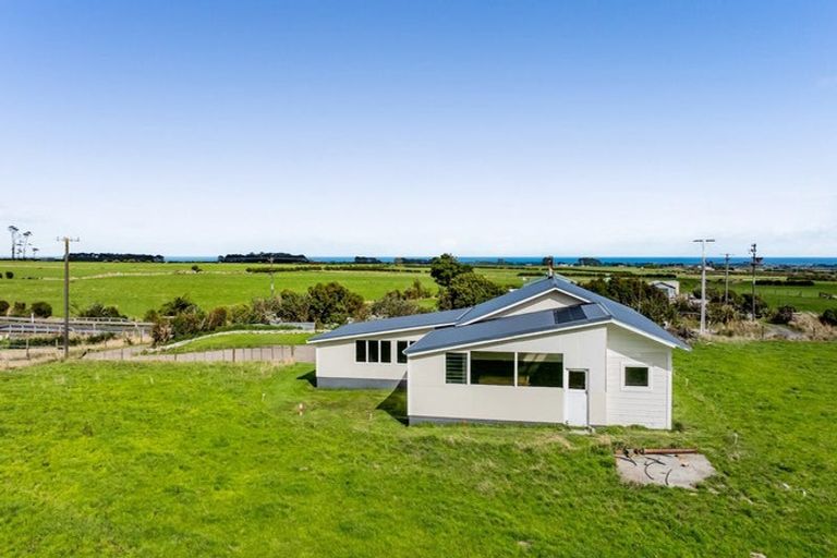 Photo of property in 2288 Eltham Road, Awatuna, Hawera, 4679