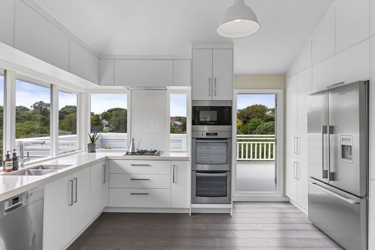 Photo of property in 21 Simla Crescent, Khandallah, Wellington, 6035