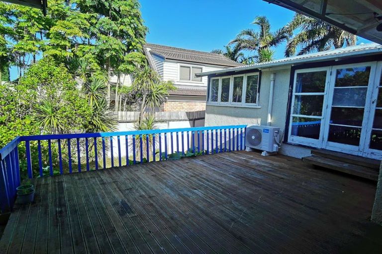 Photo of property in 16a Commodore Parry Road, Castor Bay, Auckland, 0620