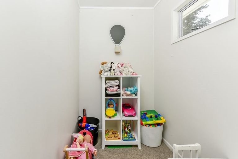 Photo of property in 4/26 Midgley Road, West Harbour, Auckland, 0618