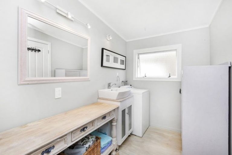 Photo of property in 15 Rose Street, Raglan, 3225