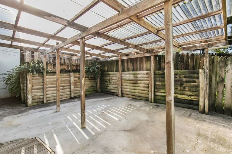 Photo of property in 1/70 Glamorgan Drive, Torbay, Auckland, 0630