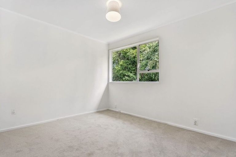 Photo of property in 72 Vandeleur Avenue, Birkdale, Auckland, 0626