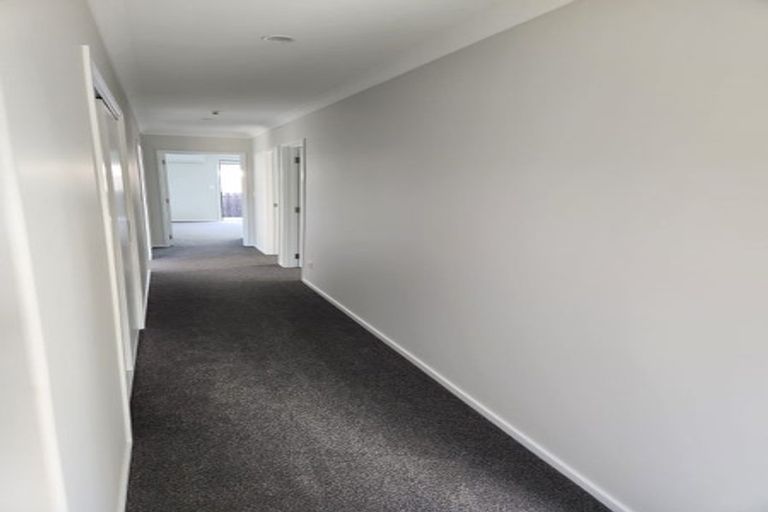 Photo of property in 5 Tractor Way, Papamoa, 3118