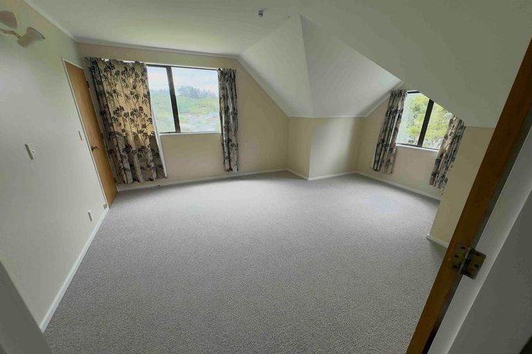 Photo of property in 3 Hastings Grove, Wainuiomata, Lower Hutt, 5014