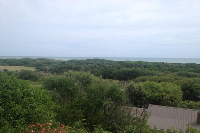 Photo of property in 77 Karaka Street, Castlecliff, Whanganui, 4501