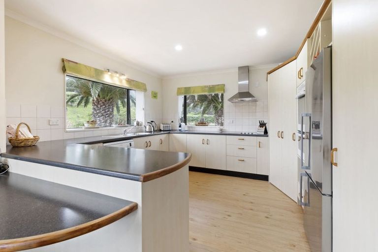 Photo of property in 47 Rutherford Drive, Waikanae Beach, Waikanae, 5036