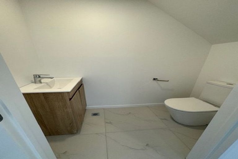 Photo of property in 47a Crestview Rise, Papakura, 2110