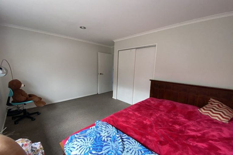 Photo of property in 18 Whekau Drive, Takanini, 2112