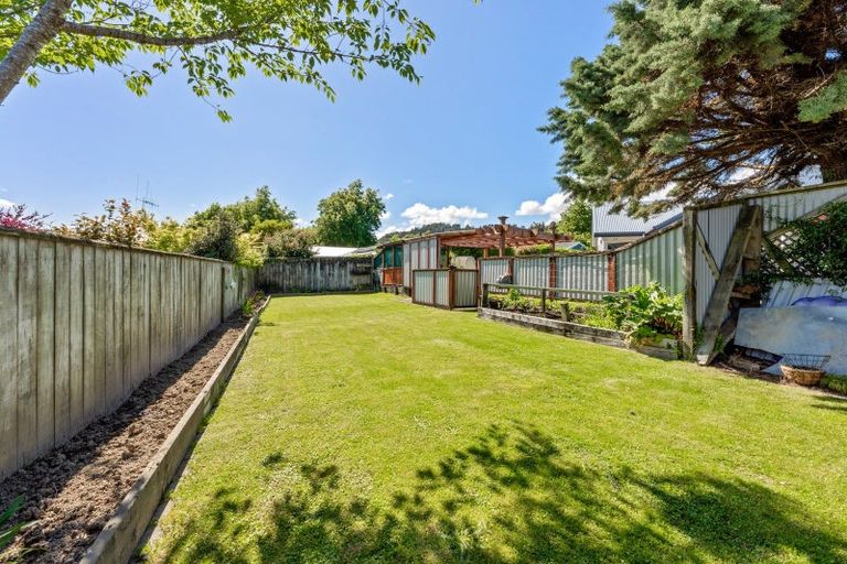 Photo of property in 10 Carlow Grove, Birchville, Upper Hutt, 5018