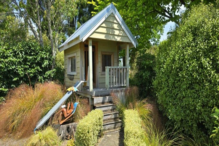 Photo of property in 2 Lees Pakaraka Road, Te Ore Ore, Masterton, 5886