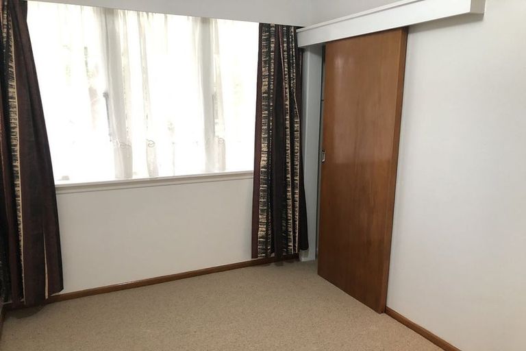 Photo of property in 2/54 Kings Crescent, Hutt Central, Lower Hutt, 5010