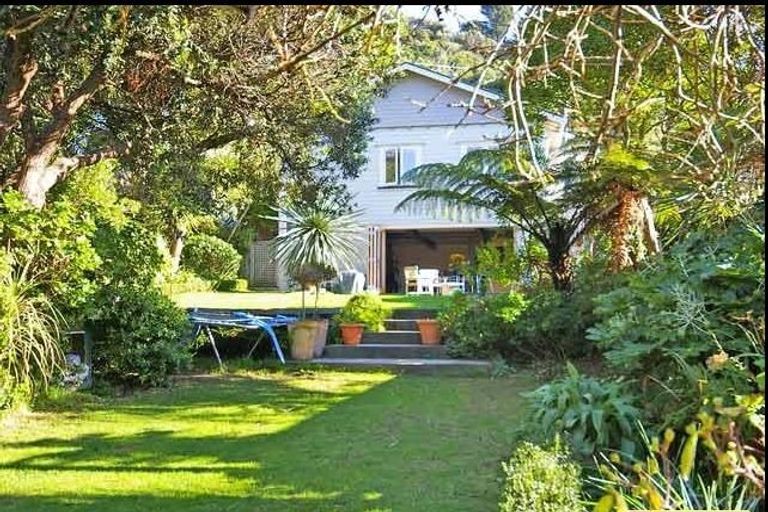 Photo of property in 103 Inglis Street, Seatoun, Wellington, 6022